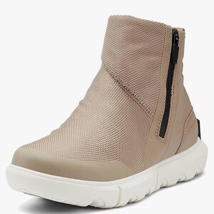 Sorel. Explorer II Bootie. Taupe/Sea Salt. Size 8.
